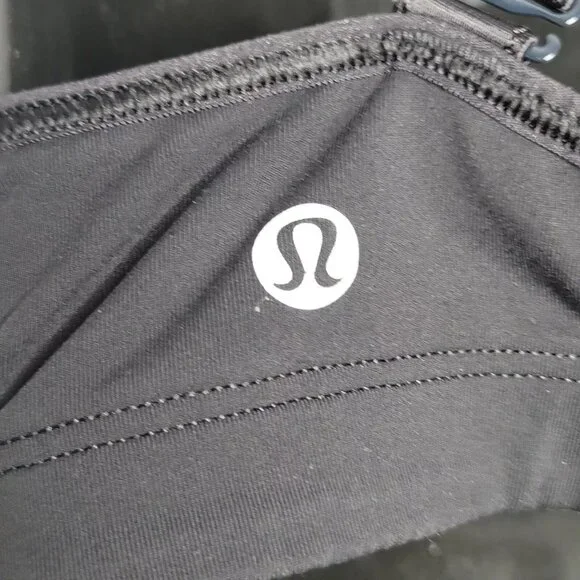 2 Lululemon Womens High Impact Sport Bras Lot 34C Wireless Athletic 106259